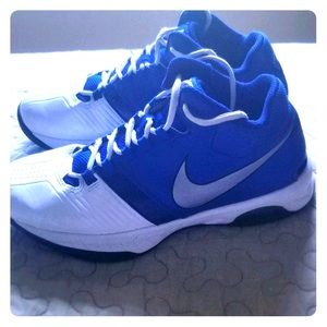 Nike Women’s basketball shoes- size 9